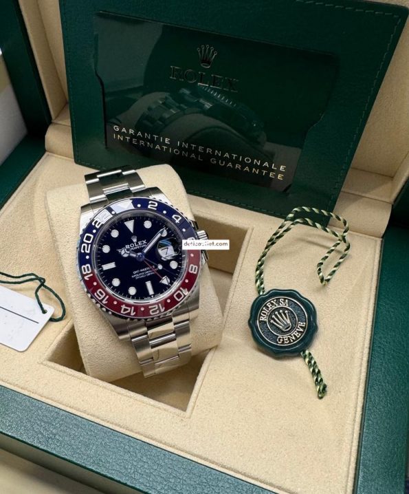 Rolex GMT-Master II 126710BLRO